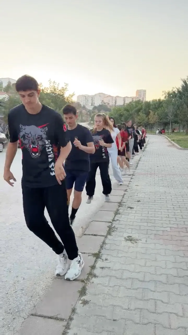 Taekwondo antrenmanlarımız tüm hızıyla devam ediyor.