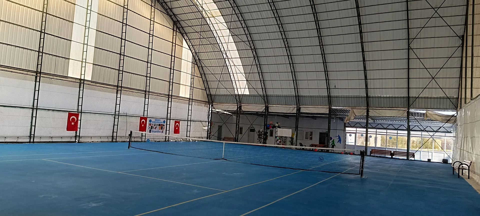 Nevşehir Kapalı Tenis Kortu Kiralama