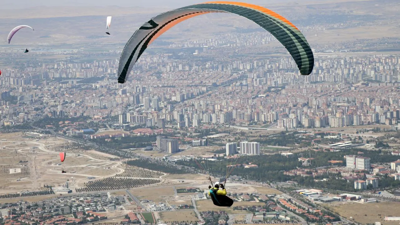 Kapadokya Yamaç Paraşütü Turu