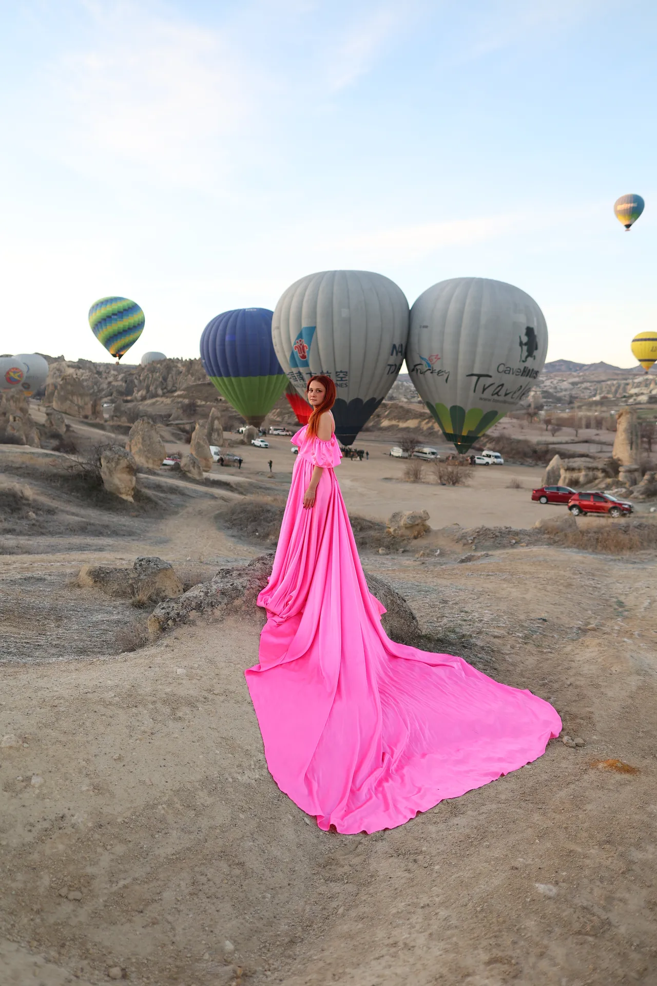 Kapadokya Pembe Fırfırlı Elbise Kiralama